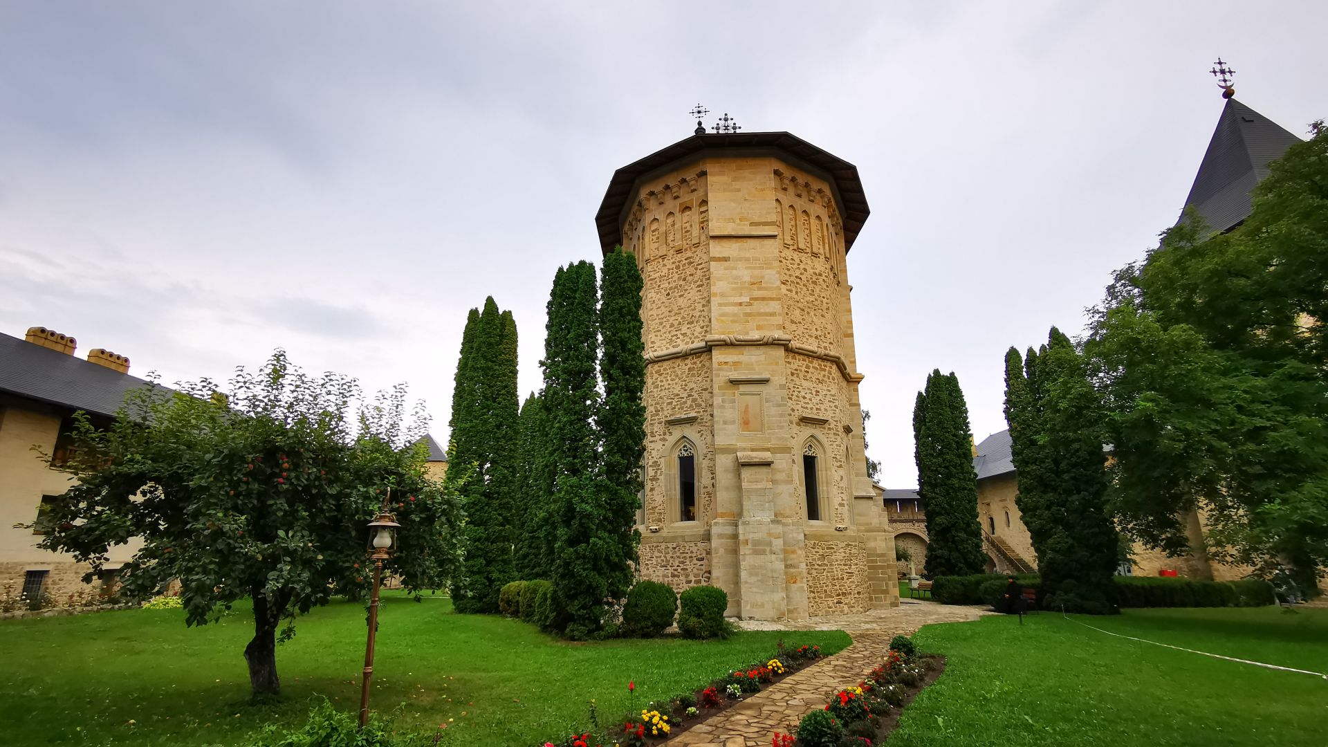 Biserica mânăstirii Dragomirna