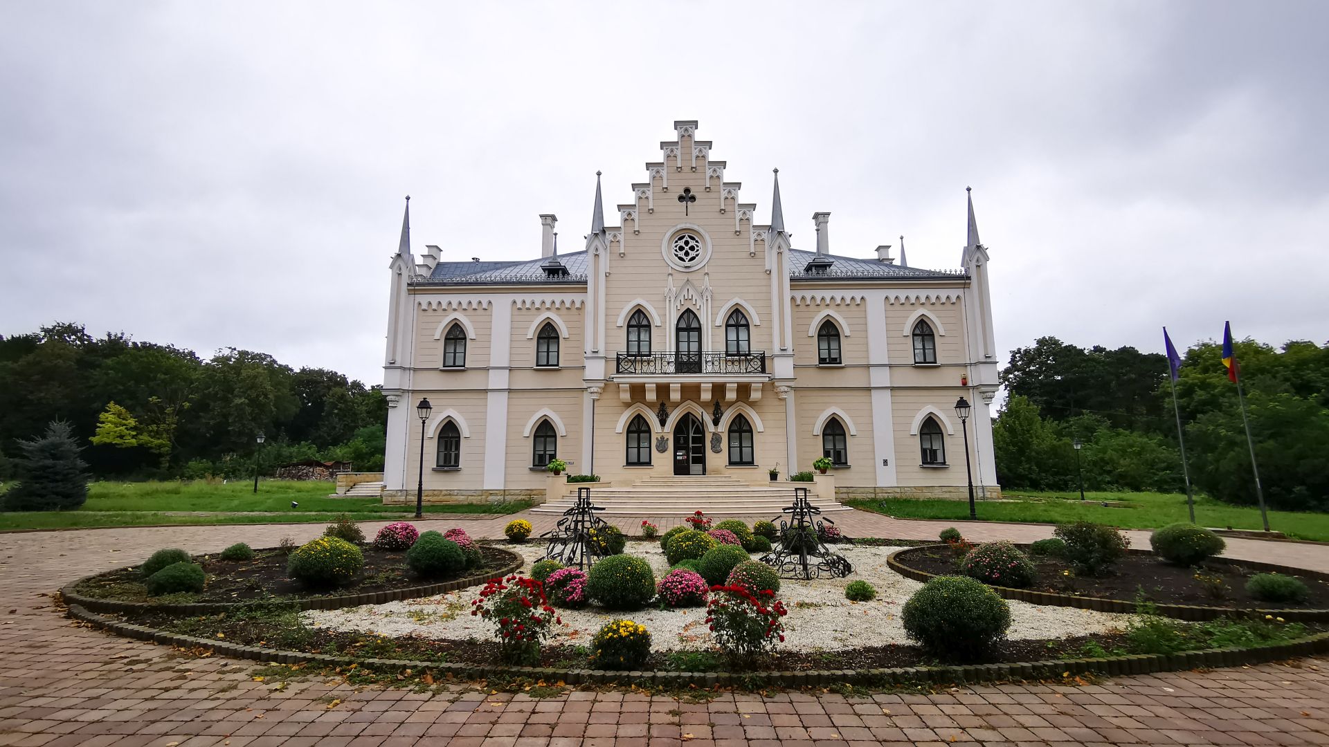 Palatul Cuza de la Ruginoasa - exterior