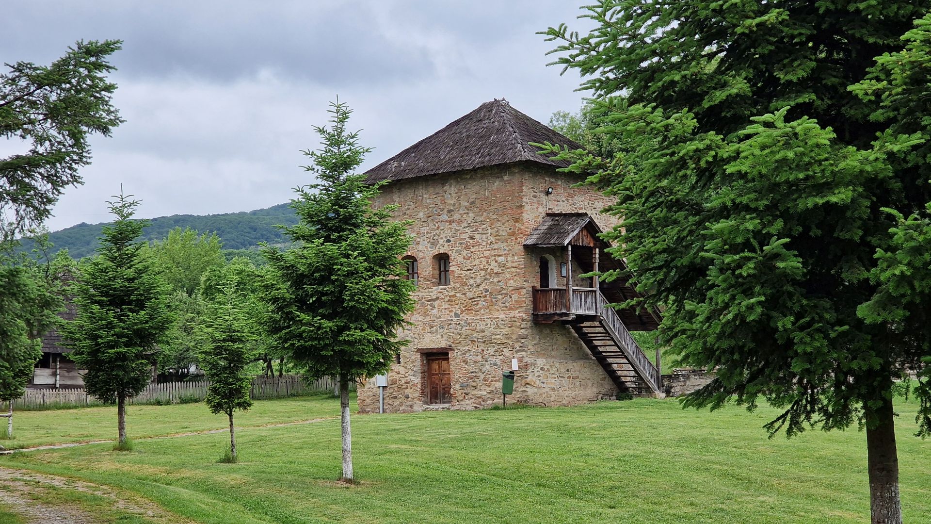 Muzeul satului vâlcean - Cula Bujoreanu