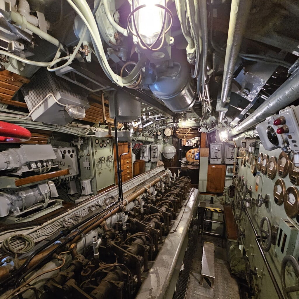 Muzeul Tehnic Malmö - submarinul U3, camera motorului