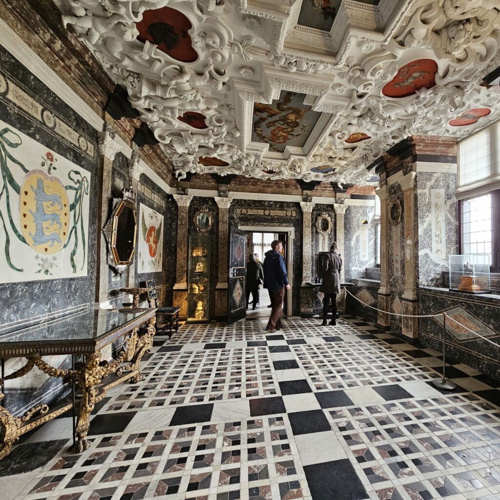 Castelul Rosenborg - camera de marmură