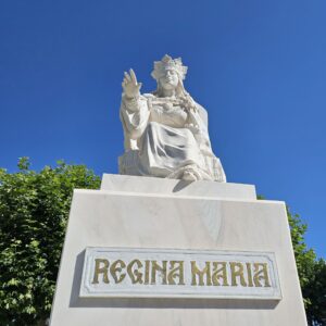 Alba Iulia - statuia reginei Maria