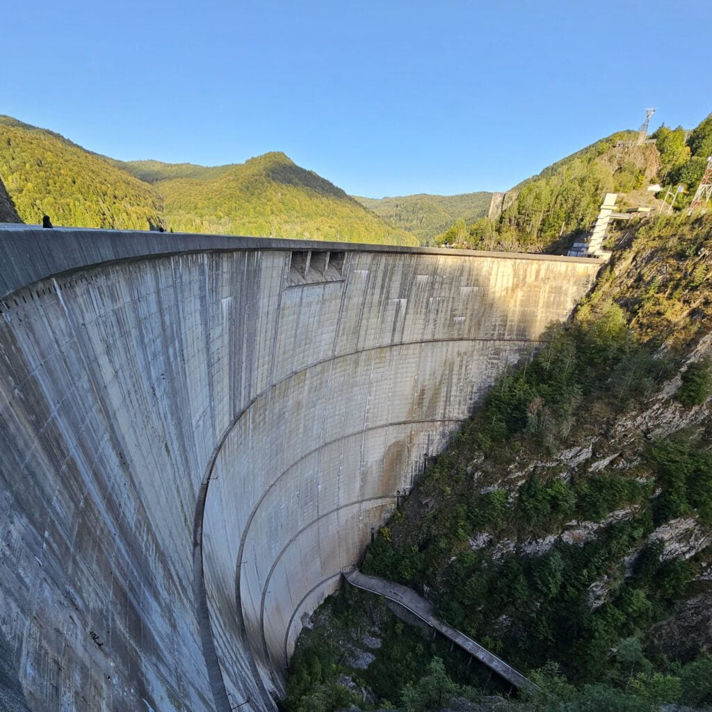 Transfăgărășan - barajul Vidraru