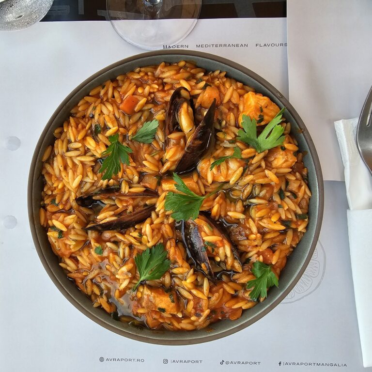 Avra Port, Mangalia - orzo cu fructe de mare