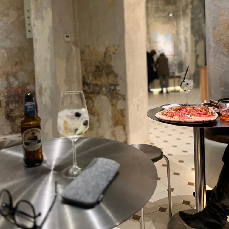 Coca Pizza Bar - mood