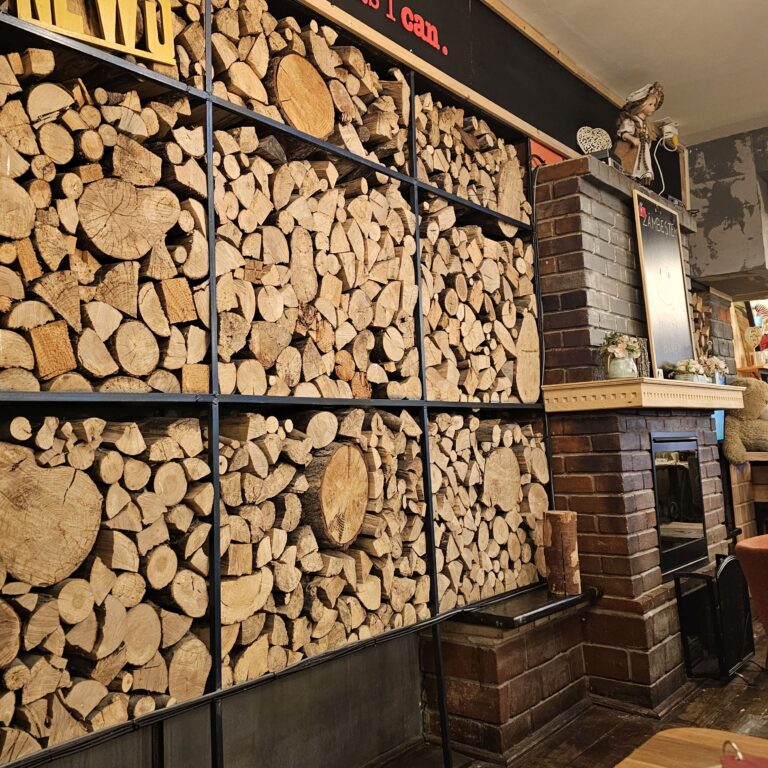 Restaurant Wood, Sinaia - interior