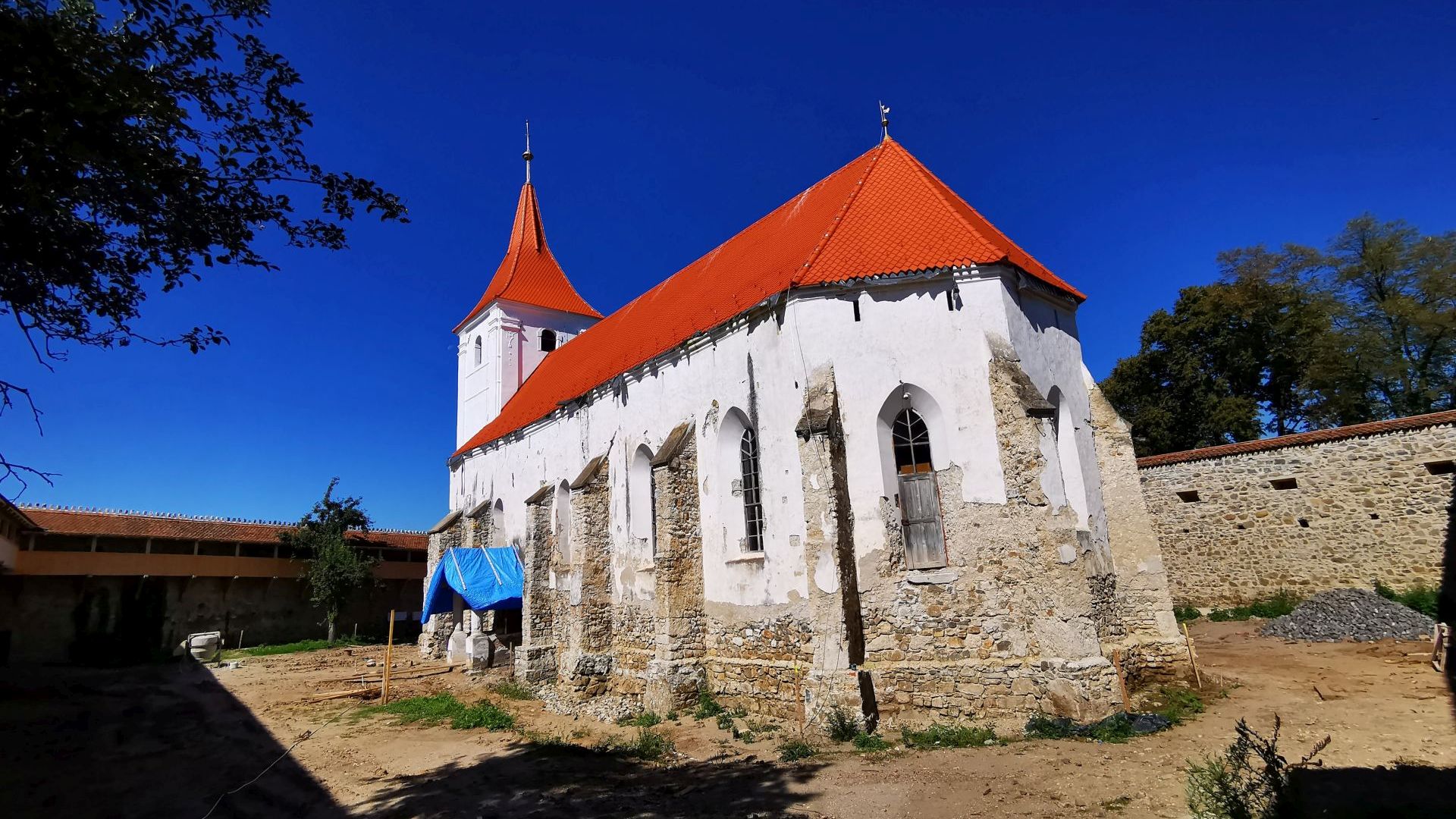 Biserica fortificată din Aita Mare