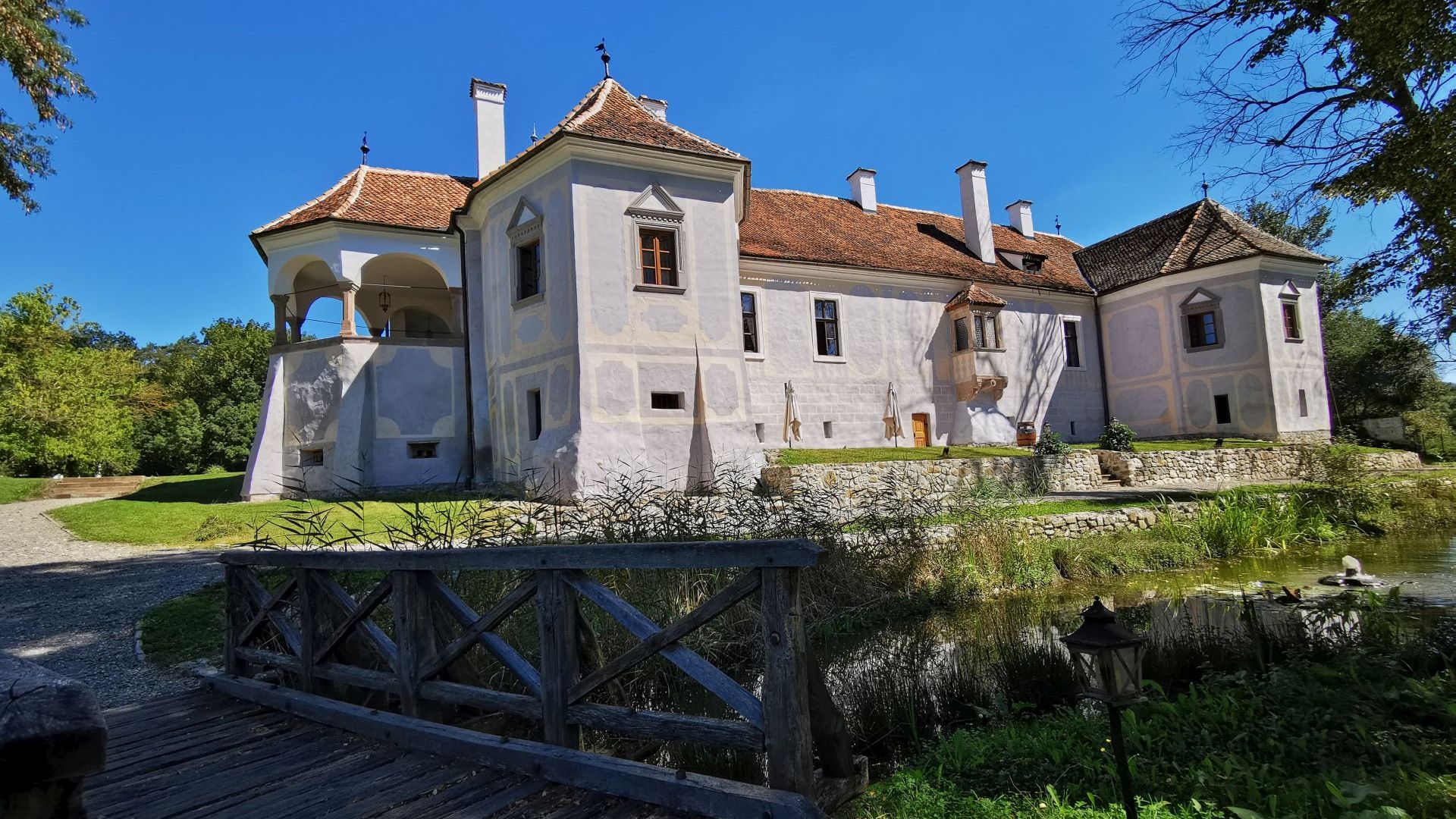 Castelul Kálnoky din Micloșoara - exterior