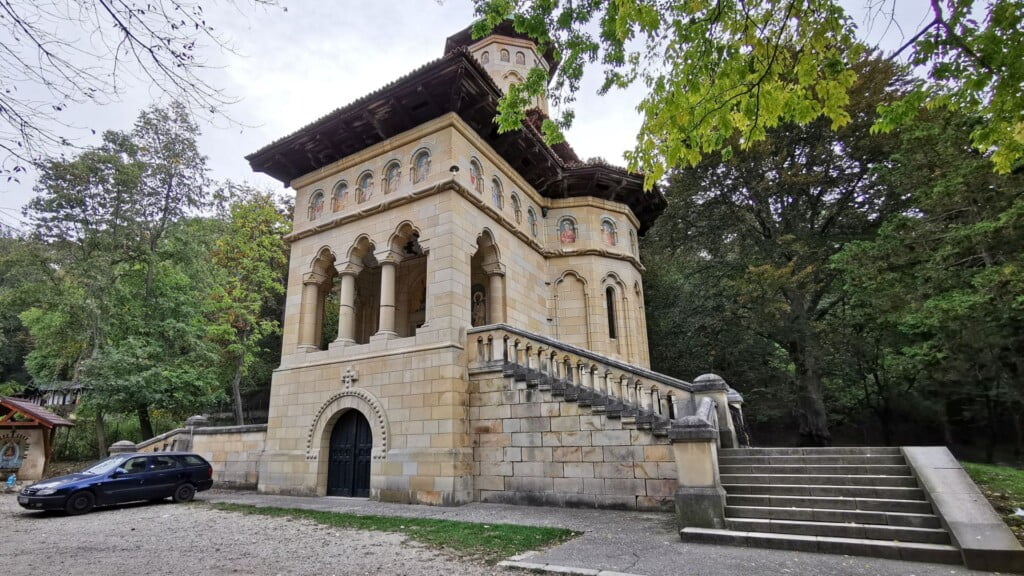 Muzeul Național Brătianu - capela funerară