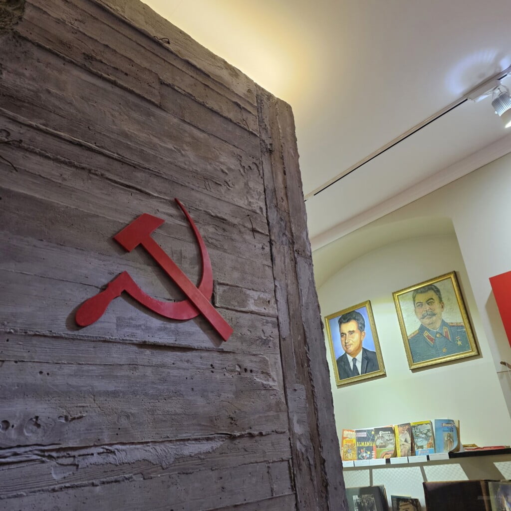 Muzeul orașului Sinaia - secțiunea despre comunism